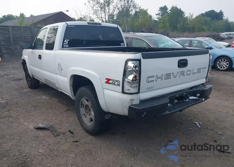2005 Chevrolet Silverado K1500 из США, поврежденный, VIN 2GCEK19B351261239